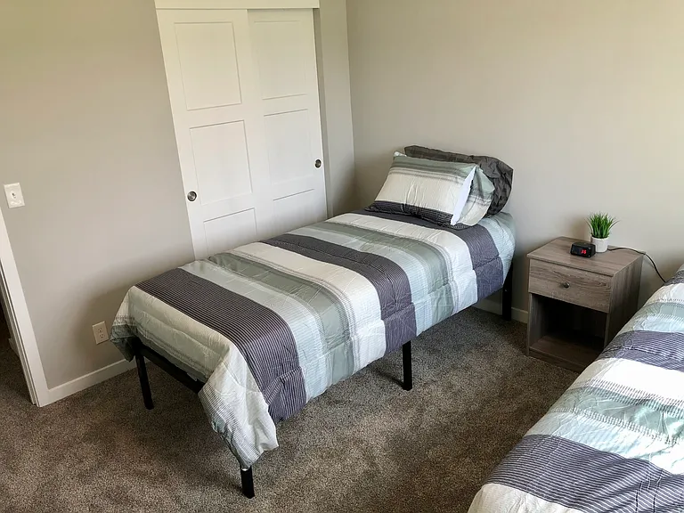 Basement bedroom (4th)