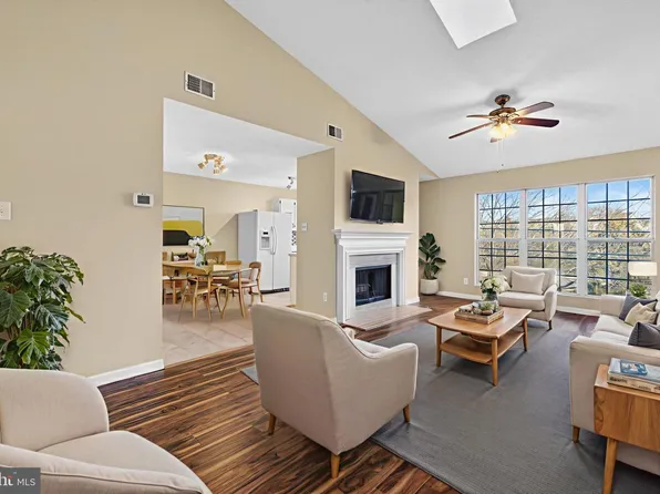 1111 Huntmaster Ter NE Unit 301, Leesburg, VA 20176