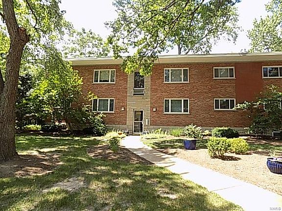 3rd image of 209 Monclay Ct APT 1E
