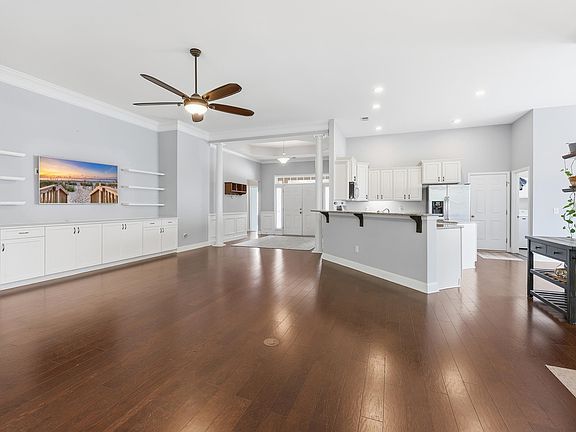 2nd image of 162 Summerlight Dr.