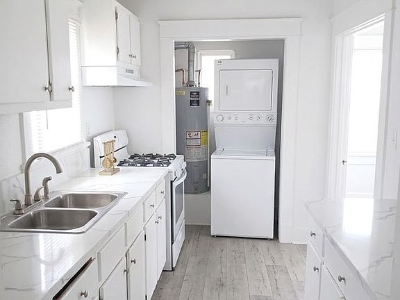 5th image of 421 N Virginia Ct