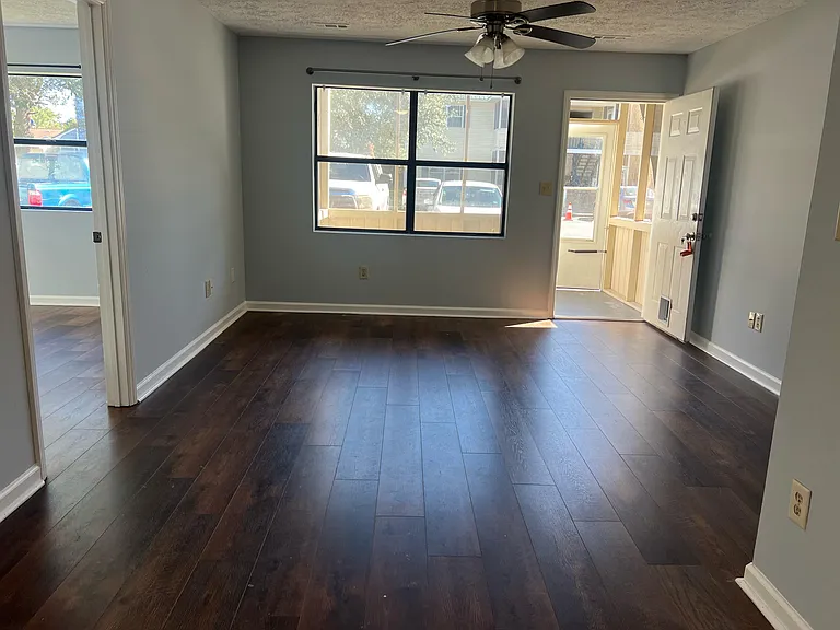 1240 Shalom Dr — Photo 2