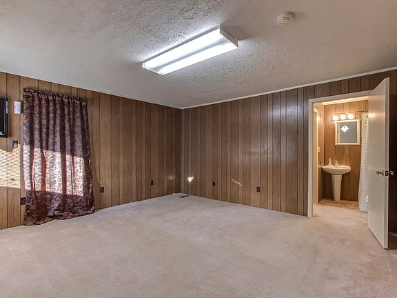 2nd image of 3535 NE Kenilworth Ln