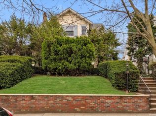 925 117th St, Flushing, NY 11356