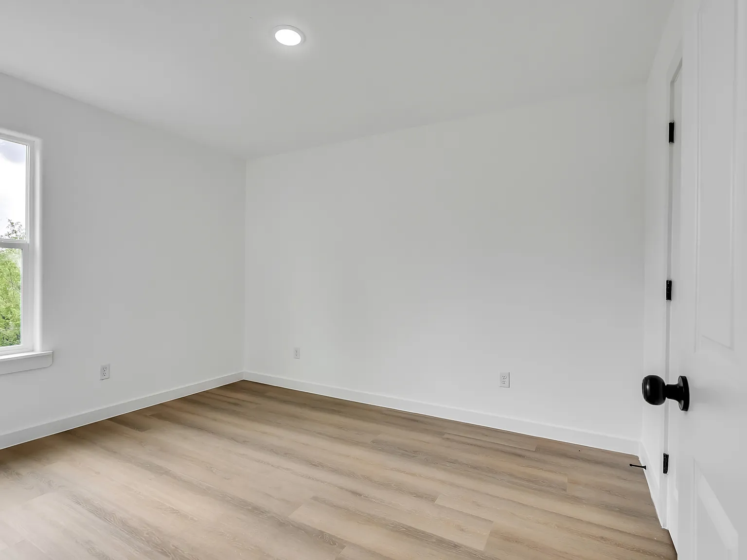 3 bed, 2.5 bath, 1600 sqft, $1,900 — Photo 4