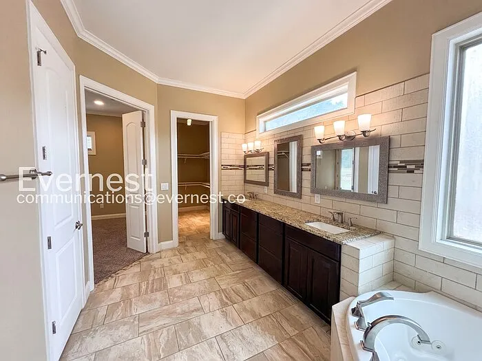 21208 Oak Dale Dr — Photo 6