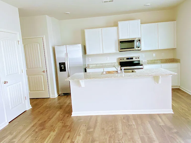 202 Creekview Way — Photo 5