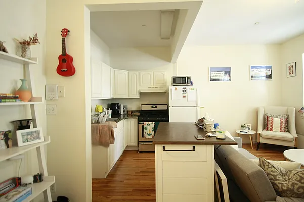 Rented by Grand & Co. | media 18