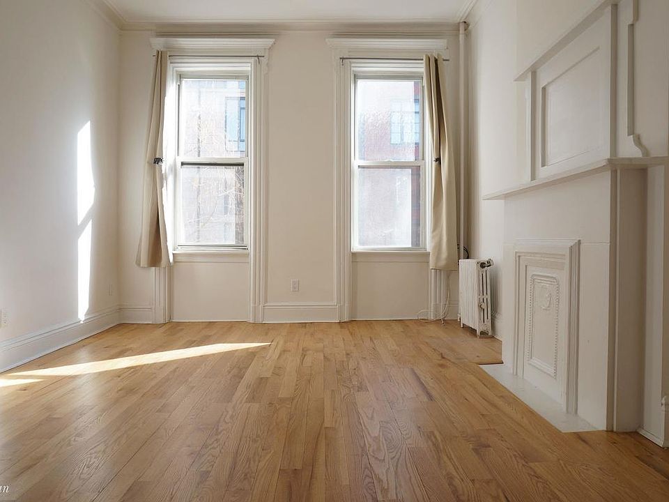 1st image of 104 Bedford Ave APT 3L