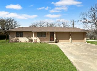 1077 N Cedar St, Muenster, TX 76252