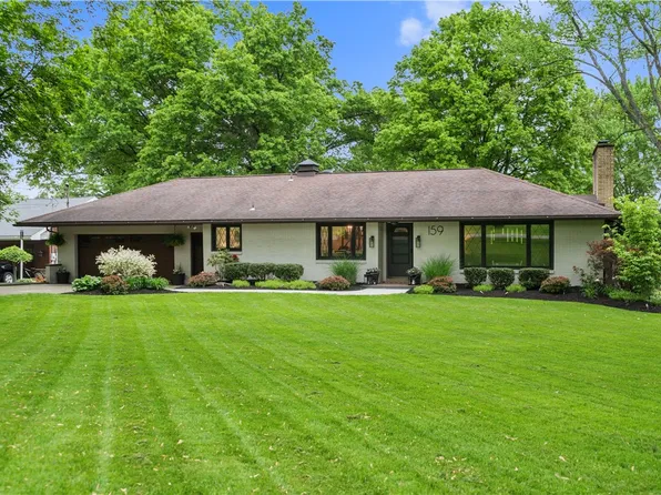 159 Chapel Dr, Ellwood City, PA 16117