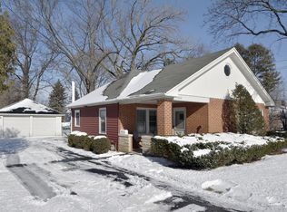 1322 W Central Rd, Mount Prospect, IL 60056