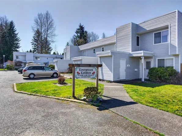 1440 13th St #10, Courtenay, BC V9N 6C1