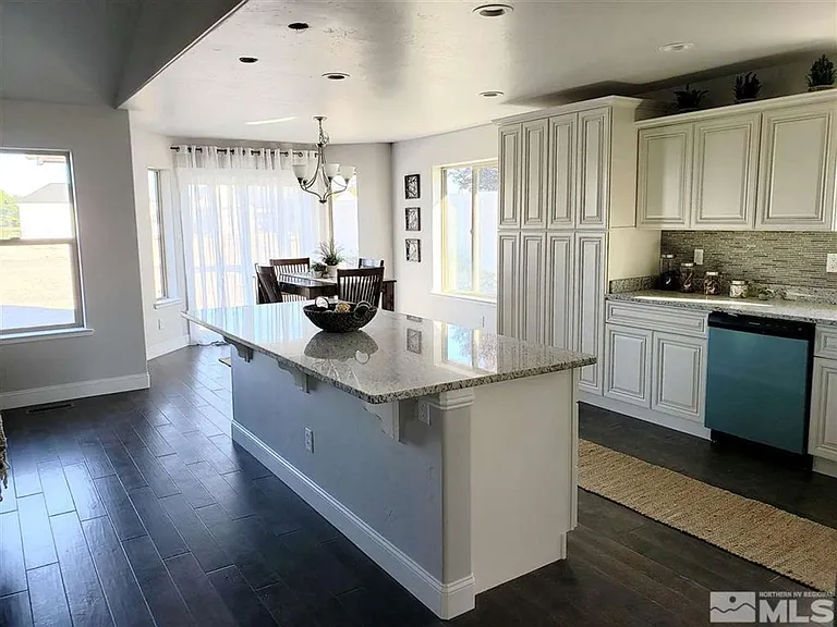 310 Bens Way — Photo 3