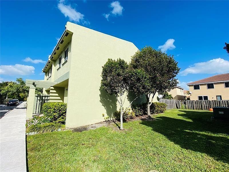 1st image of 20437 NW 15th Ave #10