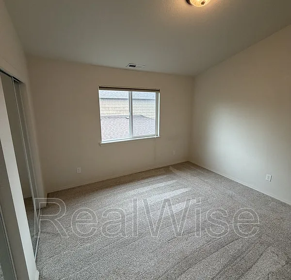 623 Heber Ln — Photo 16
