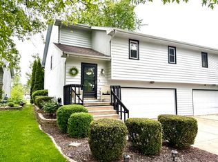 2510 Lowman Dr, Bloomington, IL