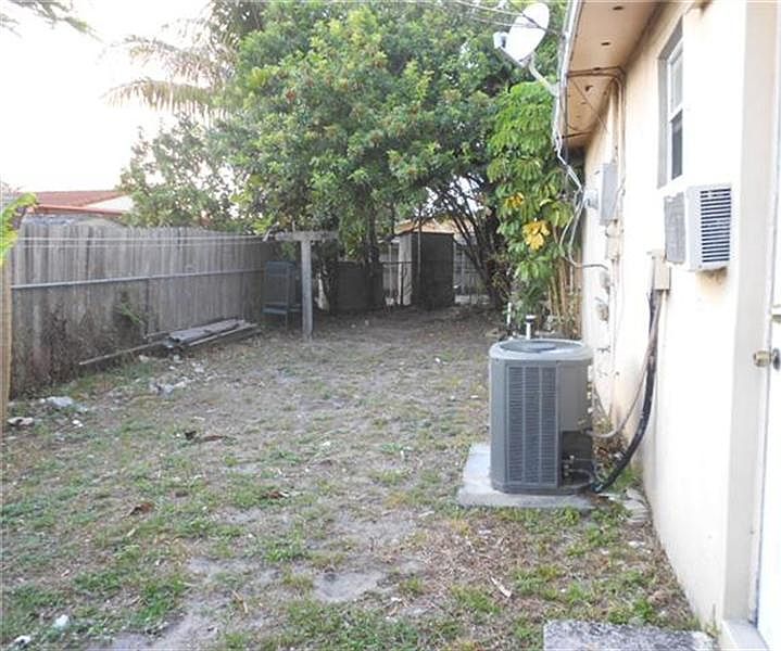 2nd image of 6641 Boxwood Dr