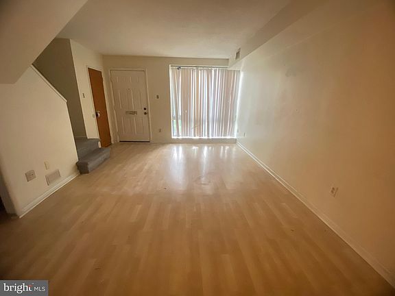 3rd image of 100 E Glenolden Ave APT U9