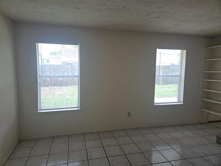 18539 Lippizaner Dr — Photo 18