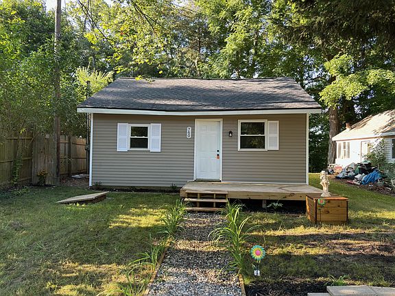 2nd image of 760 Clarkson Dr NE
