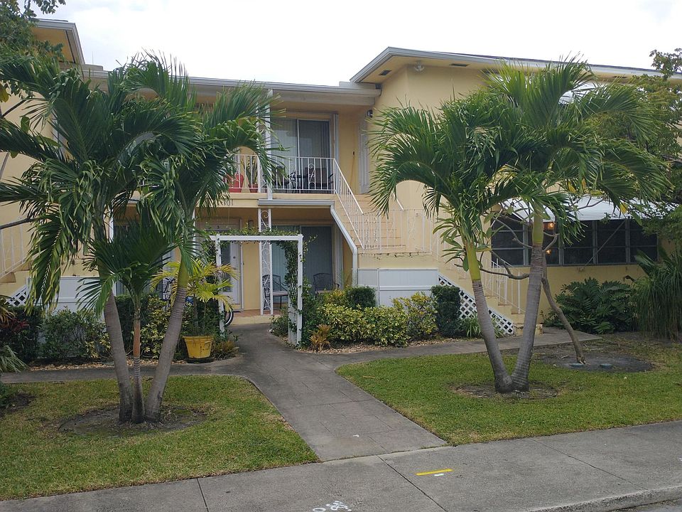 1st image of 101 N Lakeside Dr APT 3
