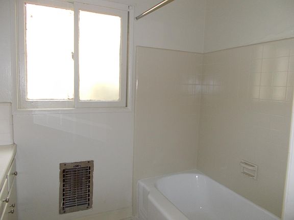2nd image of 12209 Beverly Blvd APT 4