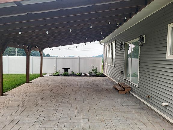 3rd image of 3990 W Earthrock Rd