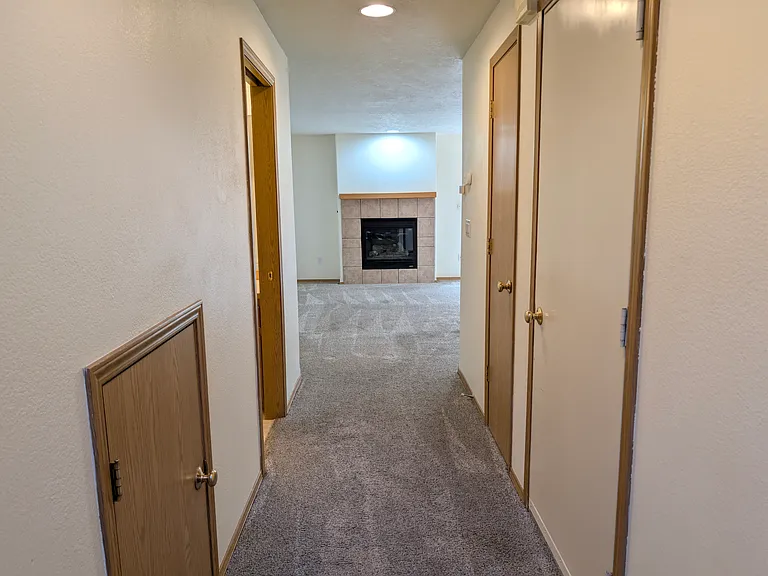 1454 SW 16th St — Photo 3