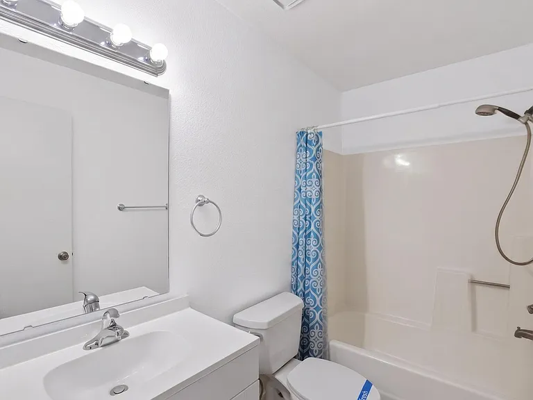 517 W Duke Dr — Photo 28