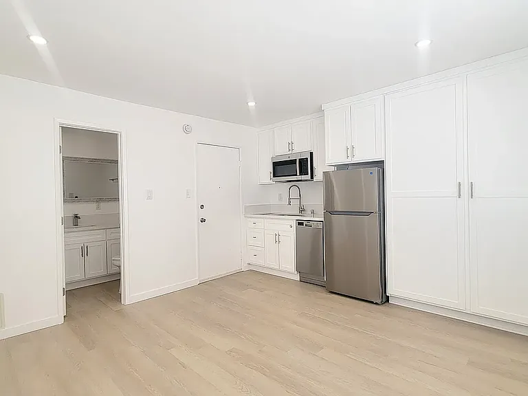 1822 N New Hampshire Ave — Photo 10