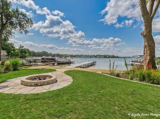 817 Lake Shore Dr, Wauconda, IL 60084