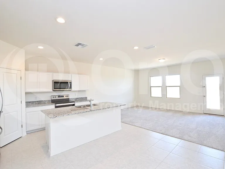 358 S Borromeo Dr — Photo 3