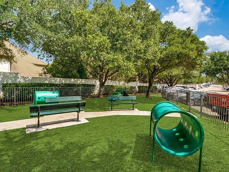Estates at Las Colinas