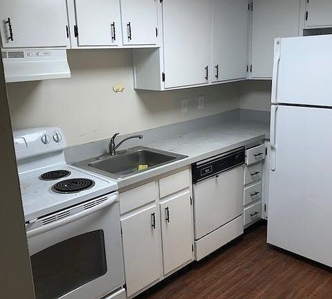 2nd image of 110 Broward St APT 104