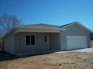 2417 Wild Rose Ct, Portage, WI 53901