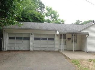 77 Clough St, Springfield, MA 01118