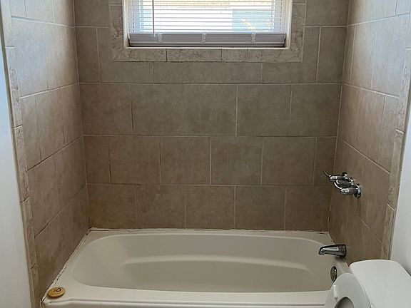 5th image of 6095 Wildair Dr