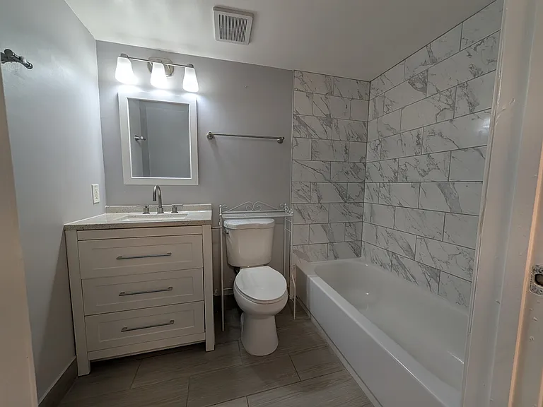3690 N 56th Ave #903 — Photo 2