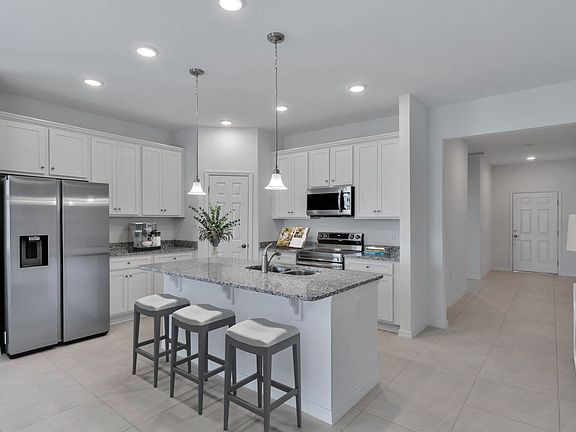 4th image of 6717 Winterberry Dr