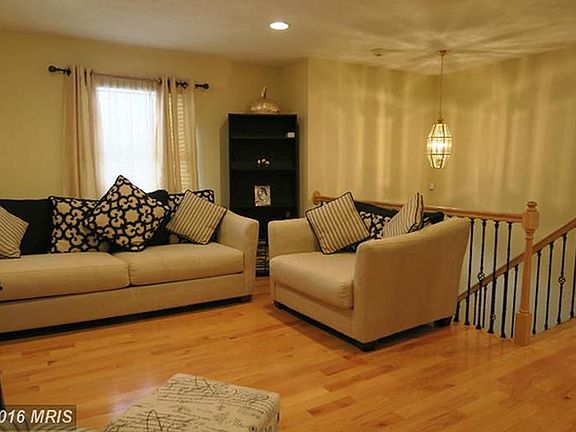5th image of 18065 Tompkins Ct