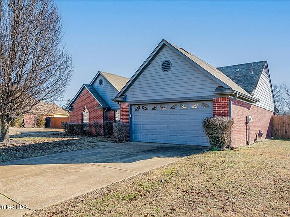 3rd image of 7866 Sarah Ann Dr S