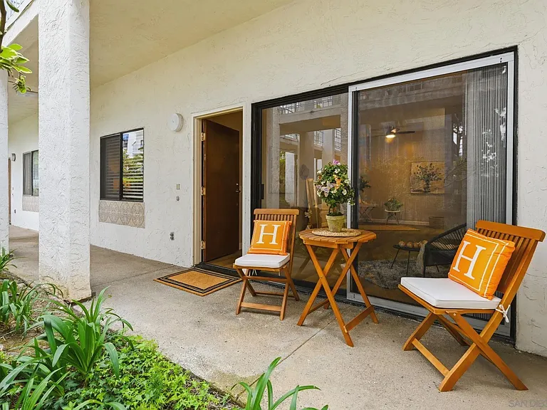 8320 Regents Rd #1-I — Photo 3