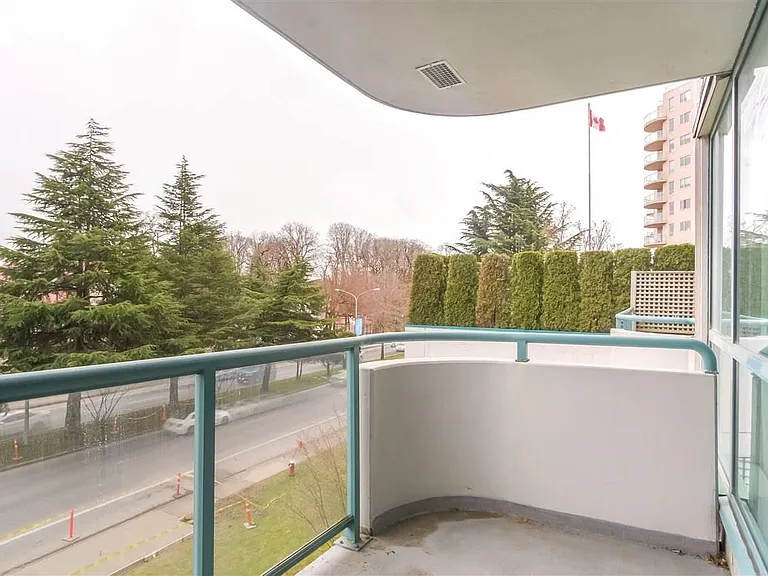 7500 Granville Ave #405 — Photo 14