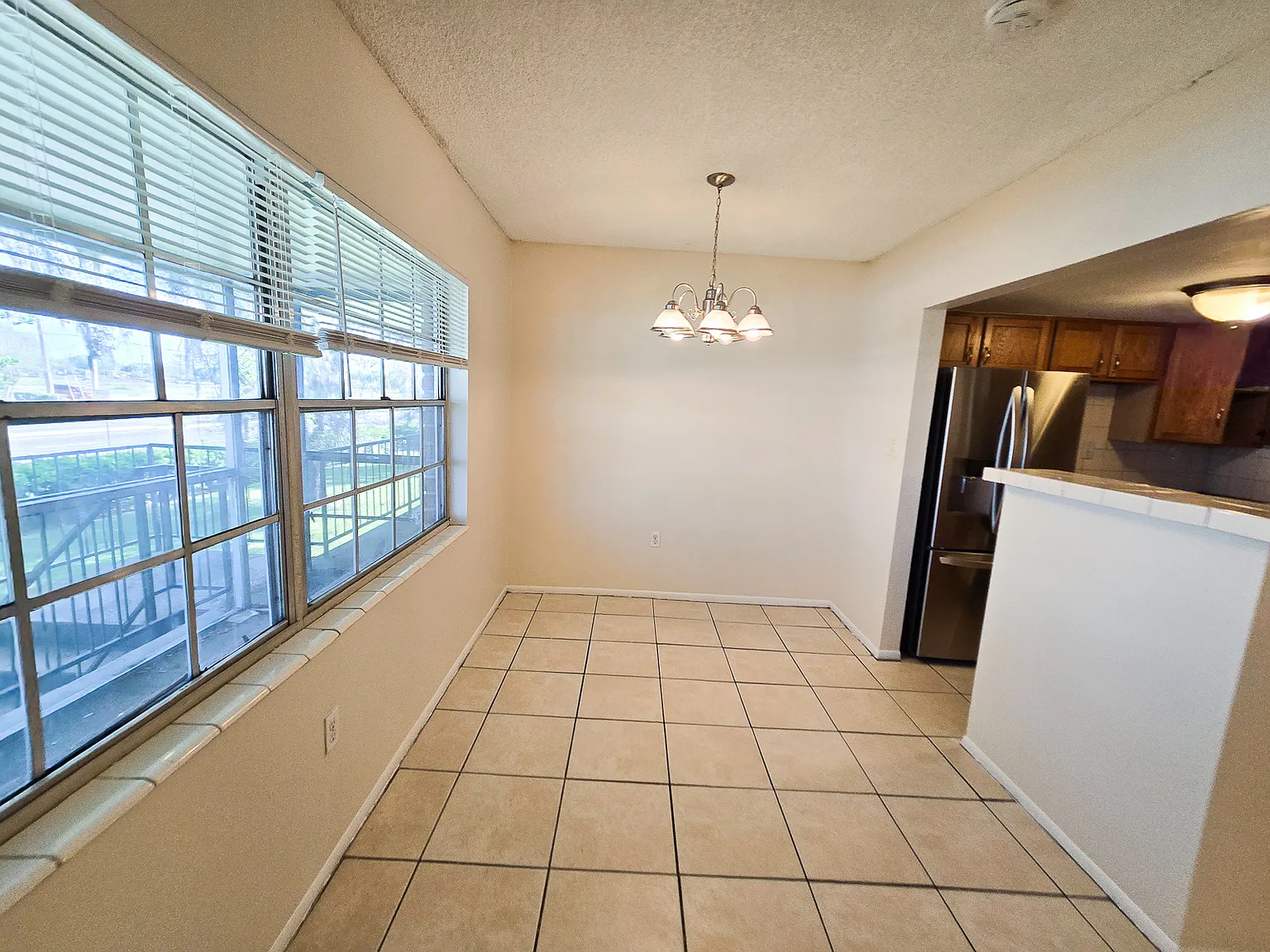 2 bed, 1.5 bath, 970 sqft, $1,475 — Photo 4