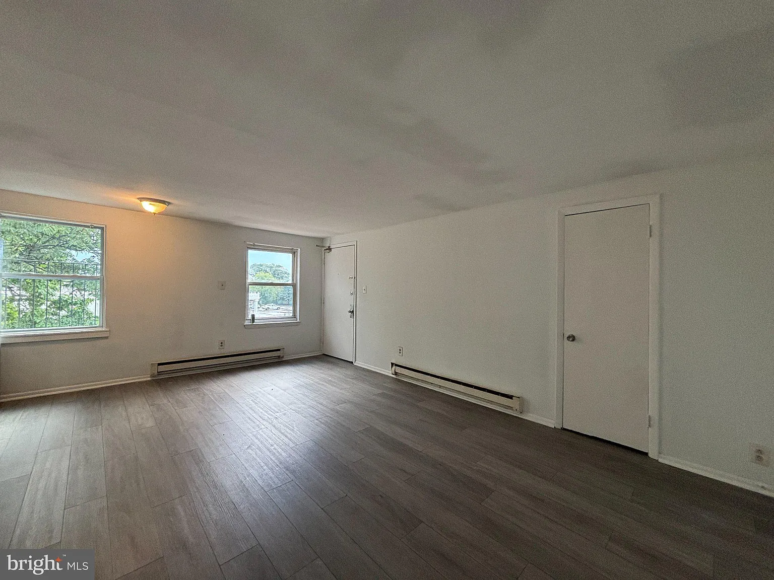 2 bed, 1.0 bath, $1,600 — Photo 4
