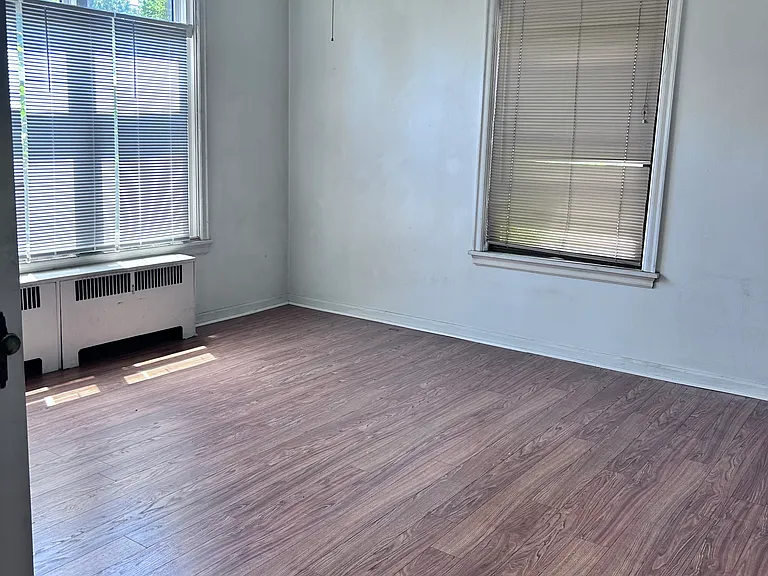 5917 Walnut St #1 — Photo 2