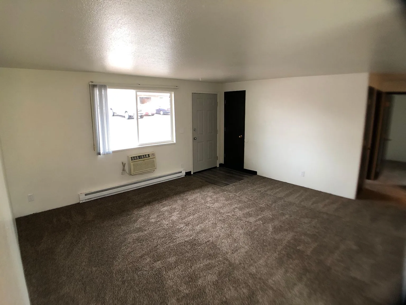 South Hills Apartments — Photo 4
