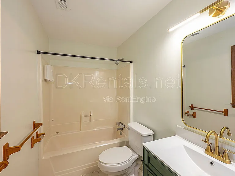 425 Ansley St — Photo 16