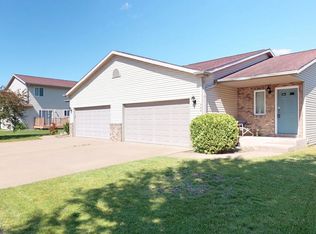 966 8th Ave N, Onalaska, WI 54650